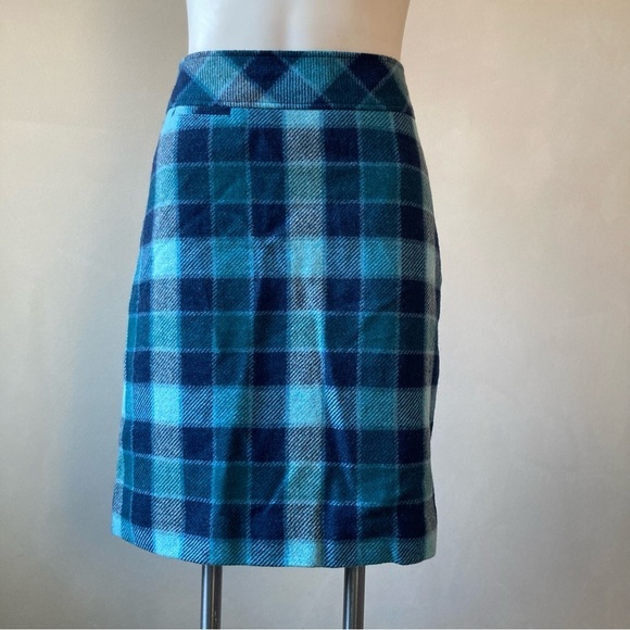 L.L. Bean | Favorite Fit Wool Blend Plaid Straight Skirt With Mini Pocket - Picture 1 of 6